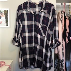 ⚫️ Plaid Button Up